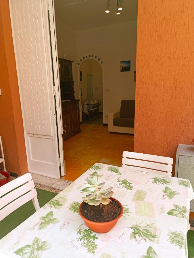 Classic Monterossino Apartment In Old Town Monterosso al Mare Luaran gambar