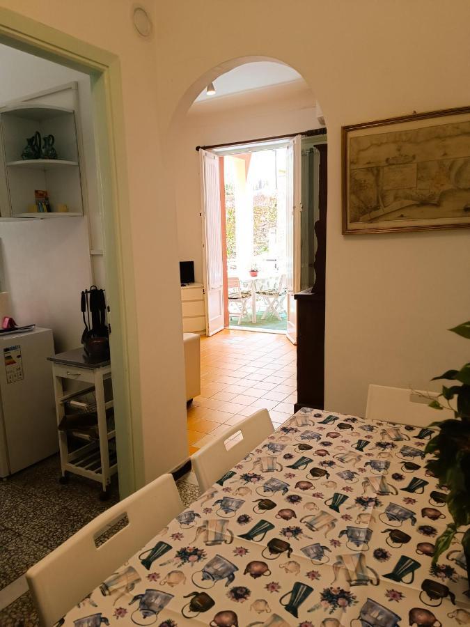 Classic Monterossino Apartment In Old Town Monterosso al Mare Luaran gambar